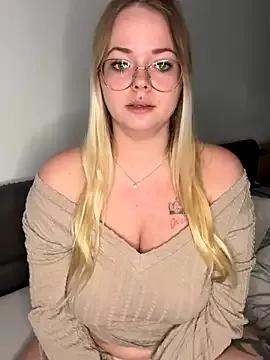 AnnaLenaaa from StripChat