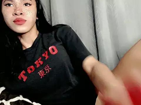 Annaloula from StripChat