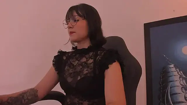 AnnaraLein from StripChat is Freechat