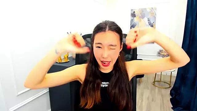 AnnaReyla from StripChat