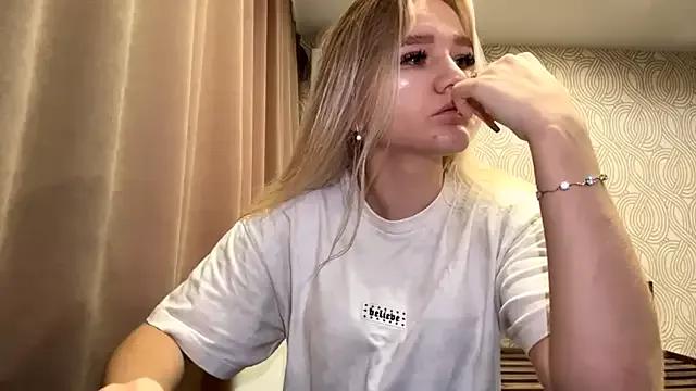 Annarill from StripChat is Freechat