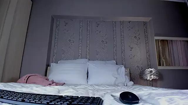 Annavibe from StripChat