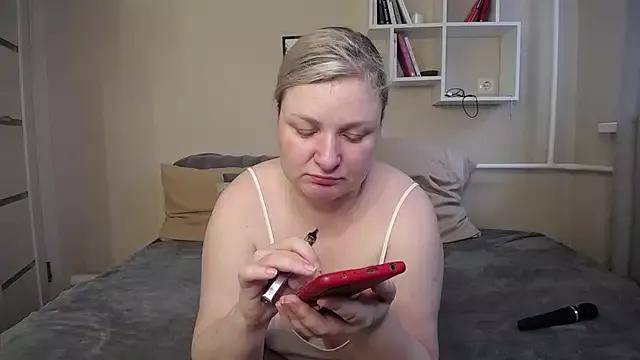 AnnaXCherri from StripChat