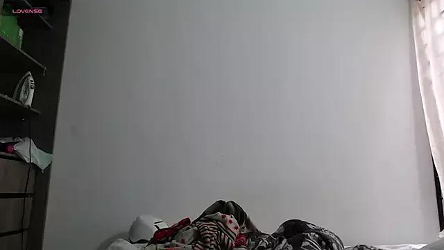 Anne_purple from StripChat