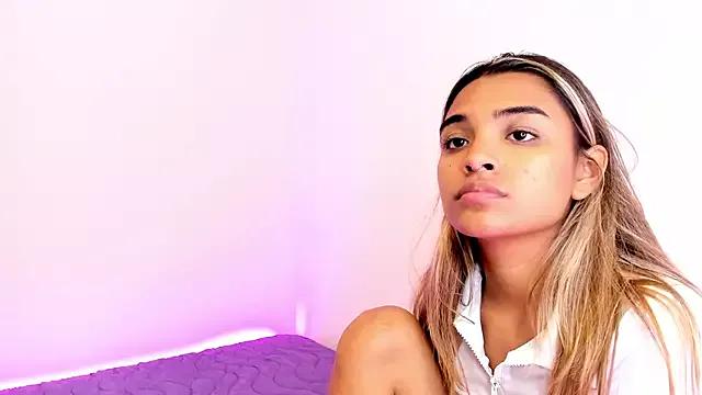 Annebull_ from StripChat