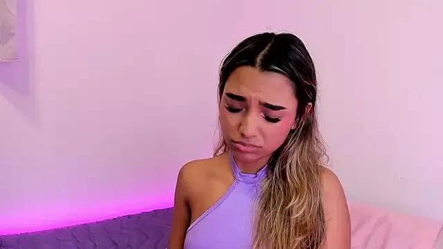 Annebull_ from StripChat