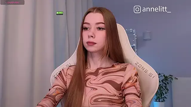 Annelitt on StripChat 