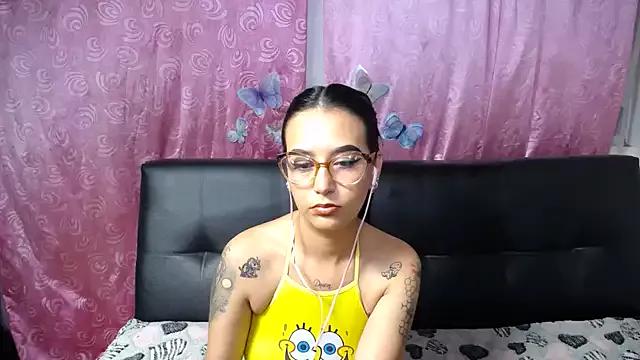 Annerainhoot from StripChat