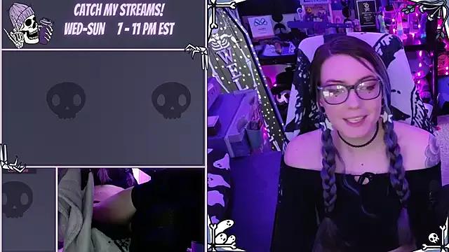 Try our streaming cams variety and talk on a personal level with our adorable girls streamers, showing off their bountiful shapes and dildos.