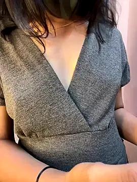 annie-Minj from StripChat