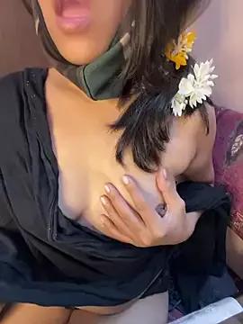 annie-Minj from StripChat