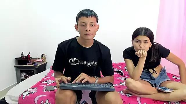 Annie_Dani420 from StripChat