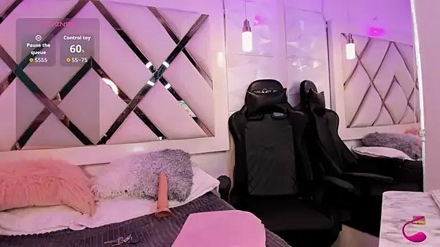 Try our streaming cams variety and talk on a personal level with our adorable girls streamers, showing off their bountiful shapes and dildos.