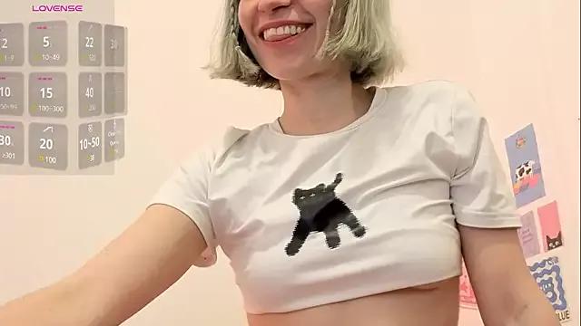 Annie_Tinky from StripChat