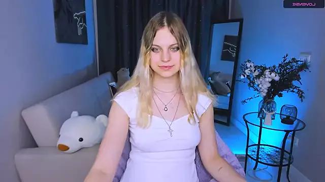 Try our streaming cams variety and talk on a personal level with our adorable girls streamers, showing off their bountiful shapes and dildos.