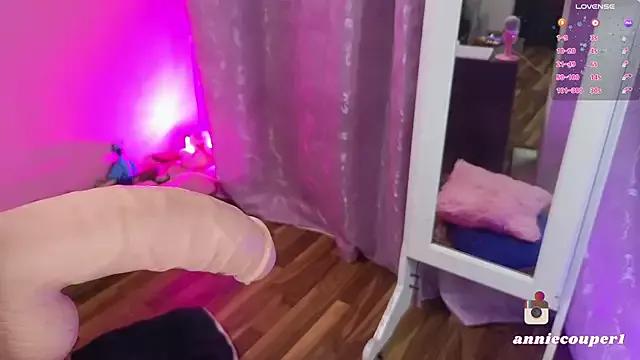 AnnieCouperr from StripChat is Freechat
