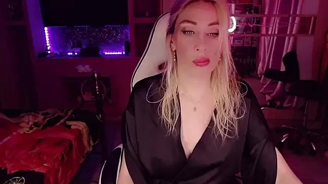 AnnieGOld_ from StripChat