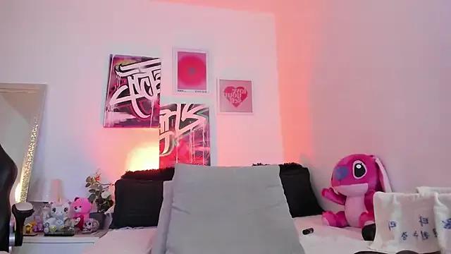 AnnieHuntters from StripChat