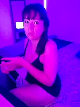 AnniePaz from StripChat is Freechat