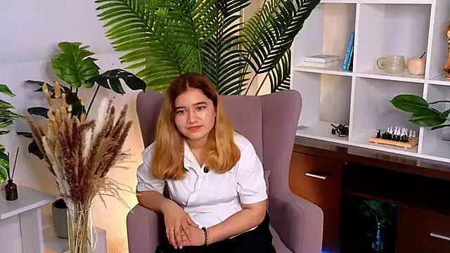 AnnisHey from StripChat is Freechat