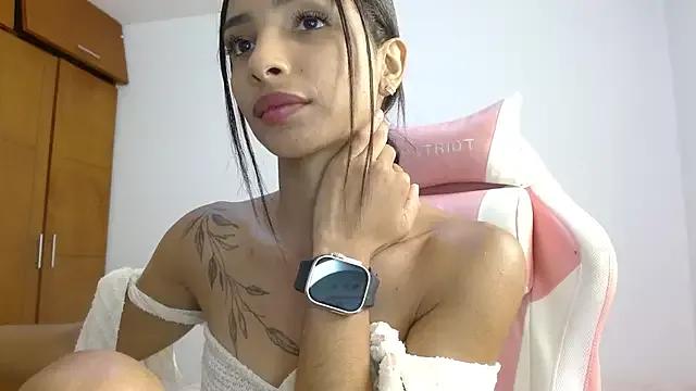AnnitaSerna_ from StripChat