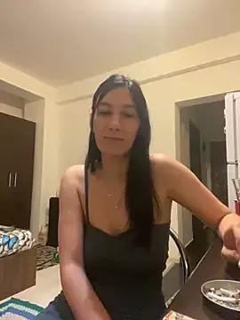 AnnnMary from StripChat