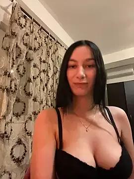 AnnnMary from StripChat