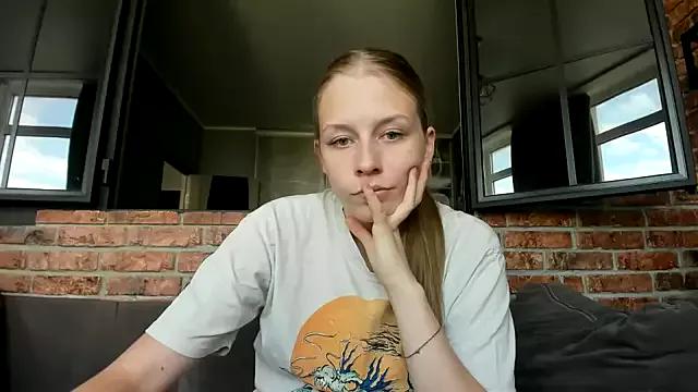 Try our streaming cams variety and talk on a personal level with our adorable girls streamers, showing off their bountiful shapes and dildos.