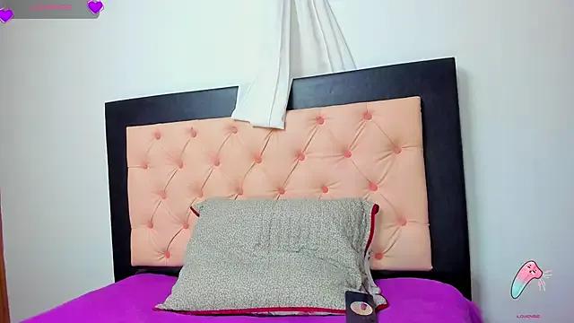 Anny4uTs from StripChat is Freechat