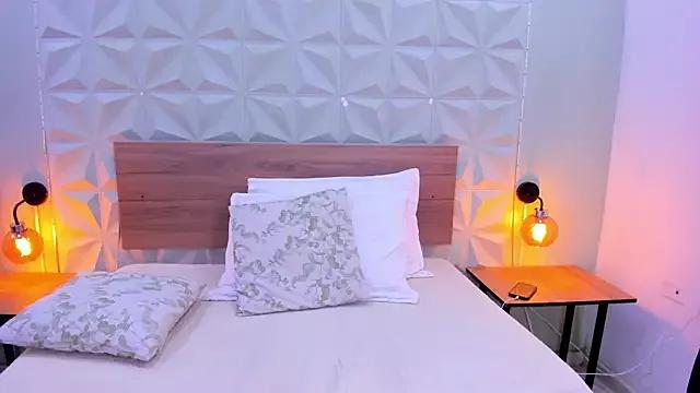Try our streaming cams variety and talk on a personal level with our adorable girls streamers, showing off their bountiful shapes and dildos.