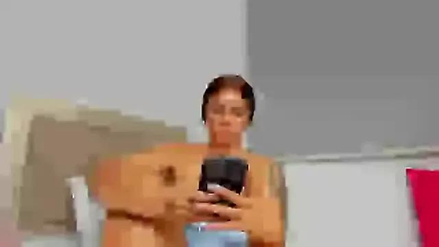 anny_lover13 from StripChat