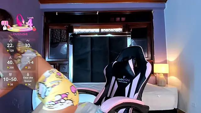 Anny_milkyboobs from StripChat is Freechat