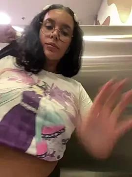 Annya-sweet from StripChat is Freechat