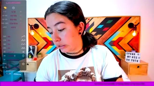 AnnyaPariis from StripChat