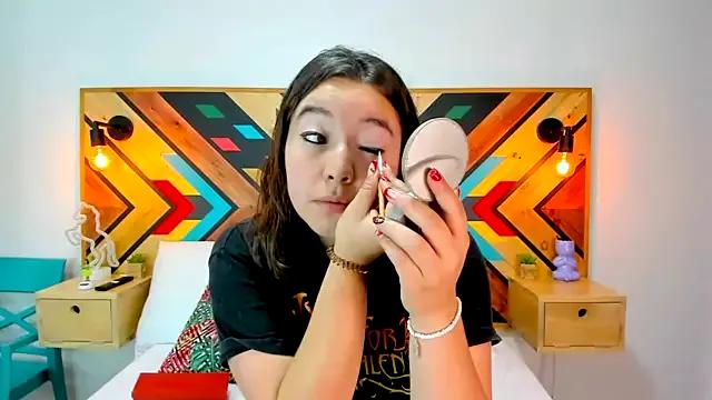 AnnyaPariis from StripChat