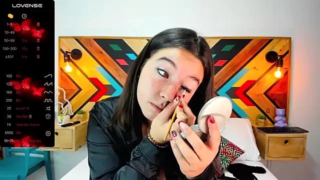AnnyaPariis from StripChat