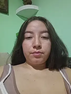 Annyaparis from StripChat