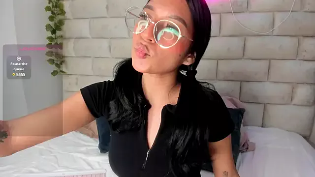 AnnyCoopper on StripChat 