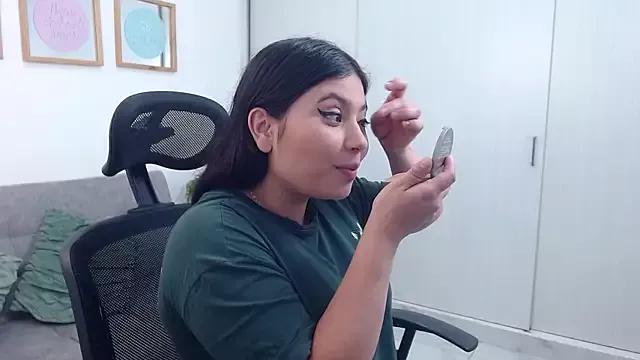 annylouis from StripChat