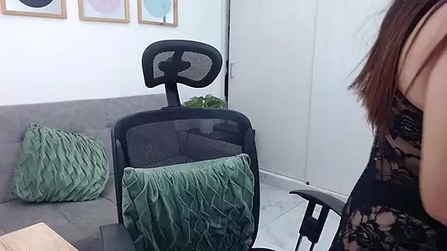annylouis from StripChat