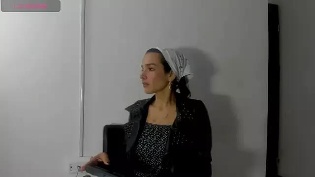 Annyrosee from StripChat