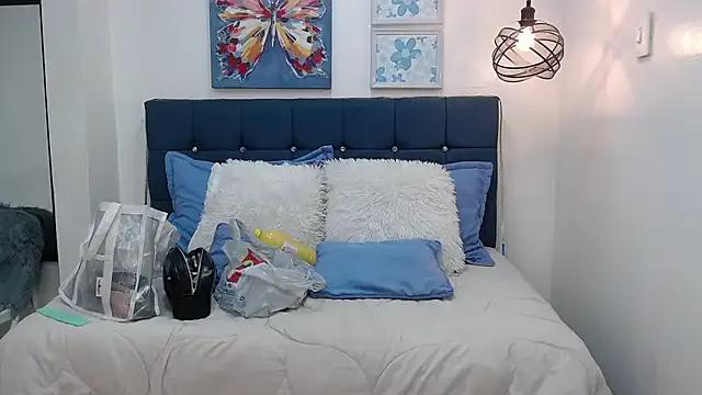 Try our streaming cams variety and talk on a personal level with our adorable girls streamers, showing off their bountiful shapes and dildos.