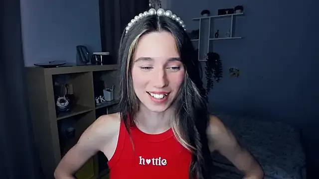 AntonettaTarring from StripChat is Freechat