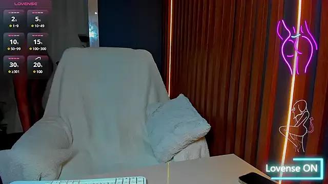 Try our streaming cams variety and talk on a personal level with our adorable girls streamers, showing off their bountiful shapes and dildos.