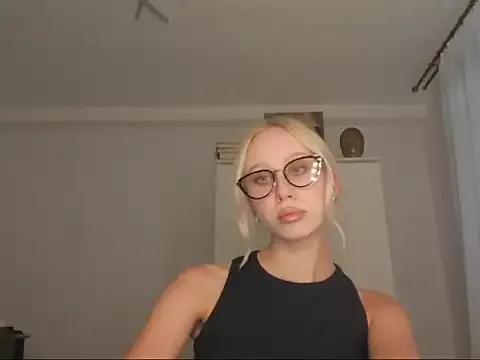 AnyaGold20 from StripChat