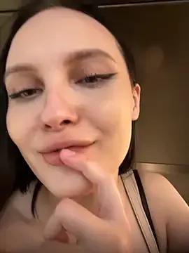 Apple_Brandy from StripChat is Freechat