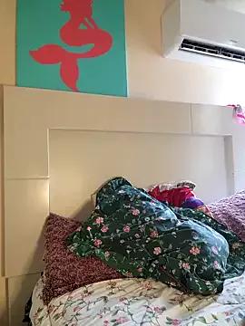 Aquasirena from StripChat is Freechat