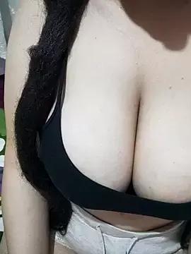arabhornyxxx from StripChat is Freechat