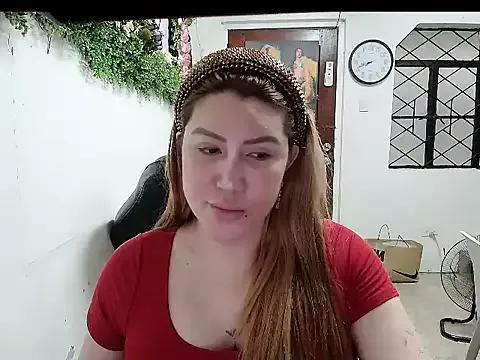 AraCristine from StripChat is Freechat