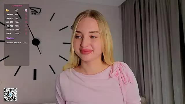 Try our streaming cams variety and talk on a personal level with our adorable girls streamers, showing off their bountiful shapes and dildos.